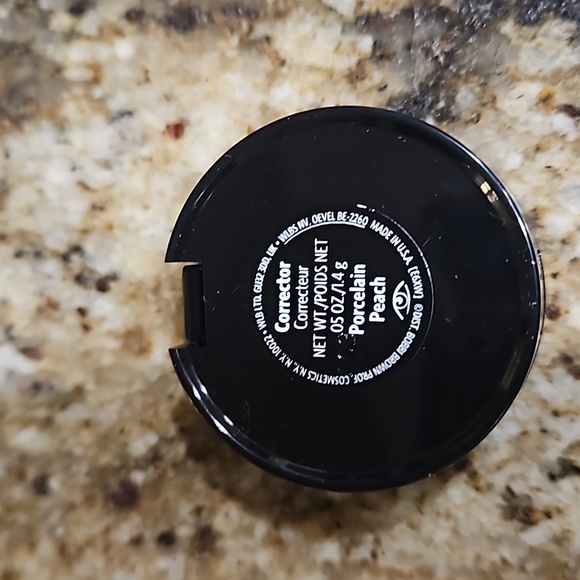 Bobbi Brown Corrector Porcelain Peach - Picture 8 of 8
